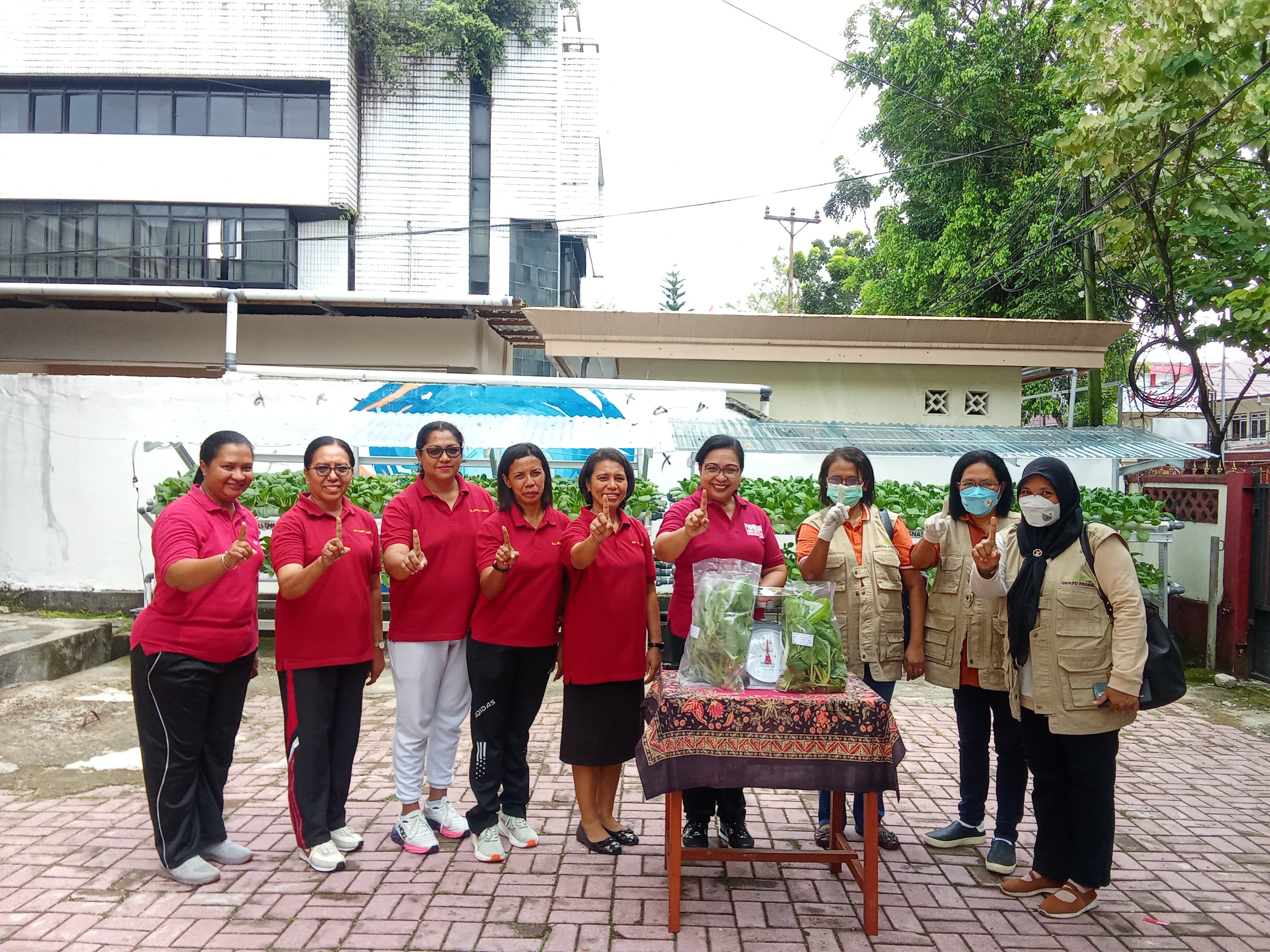 Badan Ketahanan Pangan Prop Maluku Lakukan Uji Sertifikasi tanaman Hodroponik di Smansa Ambon